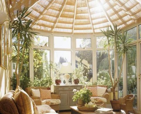 建造一個(gè)陽光房怎樣才會(huì)穩(wěn)妥？4大因素不可或缺
