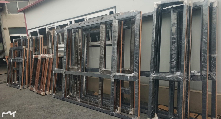 鞍山市天乙門窗工業(yè)有限公司沈陽經(jīng)銷商所訂貨品已完成，經(jīng)過檢驗(yàn)后進(jìn)行包裝，準(zhǔn)備發(fā)貨