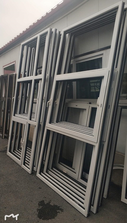 鞍山市天乙門窗工業(yè)有限公司沈陽經(jīng)銷商所訂貨品已完成，經(jīng)過檢驗后進行包裝，準備發(fā)貨。(圖2)